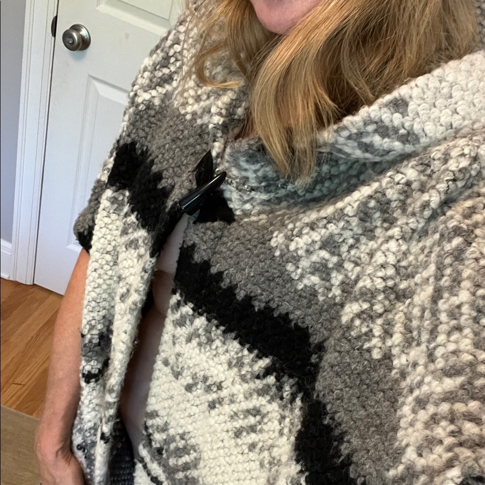 BB Dakota Monochrome Knit Sweater